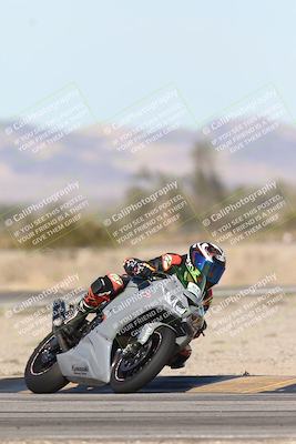 media/Dec-04-2025-Racers Edge (Thu) [[5ebc9f124d]]/3-B Group/2-Session 1 (Turn 4 Entry)/